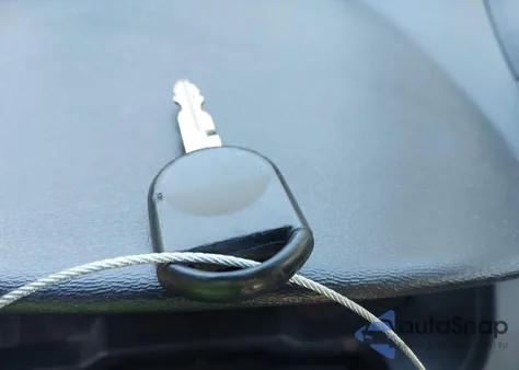 2010 Ford Focus Se z USA, uszkodzony, nr VIN 1FAHP3FN1AW250810